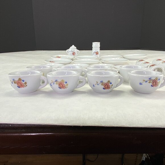 Vintage Strombecker Pretend Play Mini Dish Set 32 Pcs With Floral Design - Picture 2 of 12